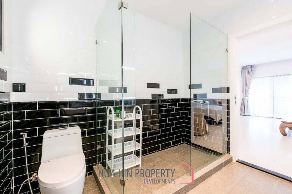 PALM HILL CONDO  : 3 bed ground floor unit