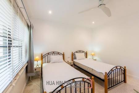 PALM HILL CONDO  : 3 bed ground floor unit