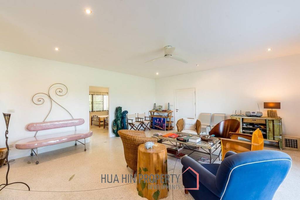 PALM HILL CONDO  : 3 bed ground floor unit