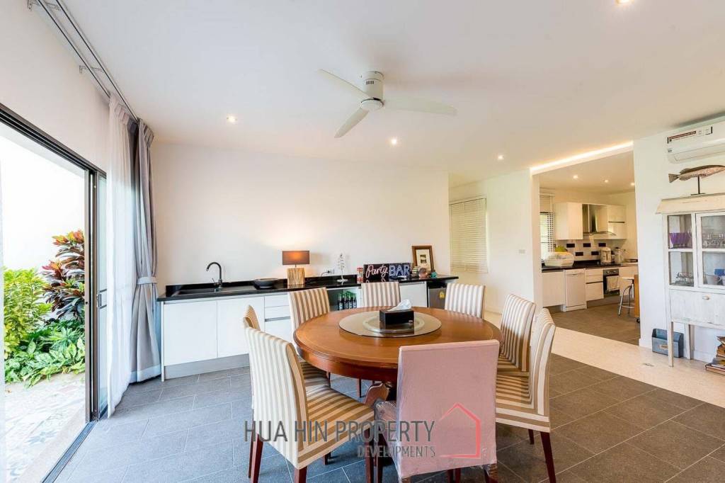 PALM HILL CONDO  : 3 bed ground floor unit