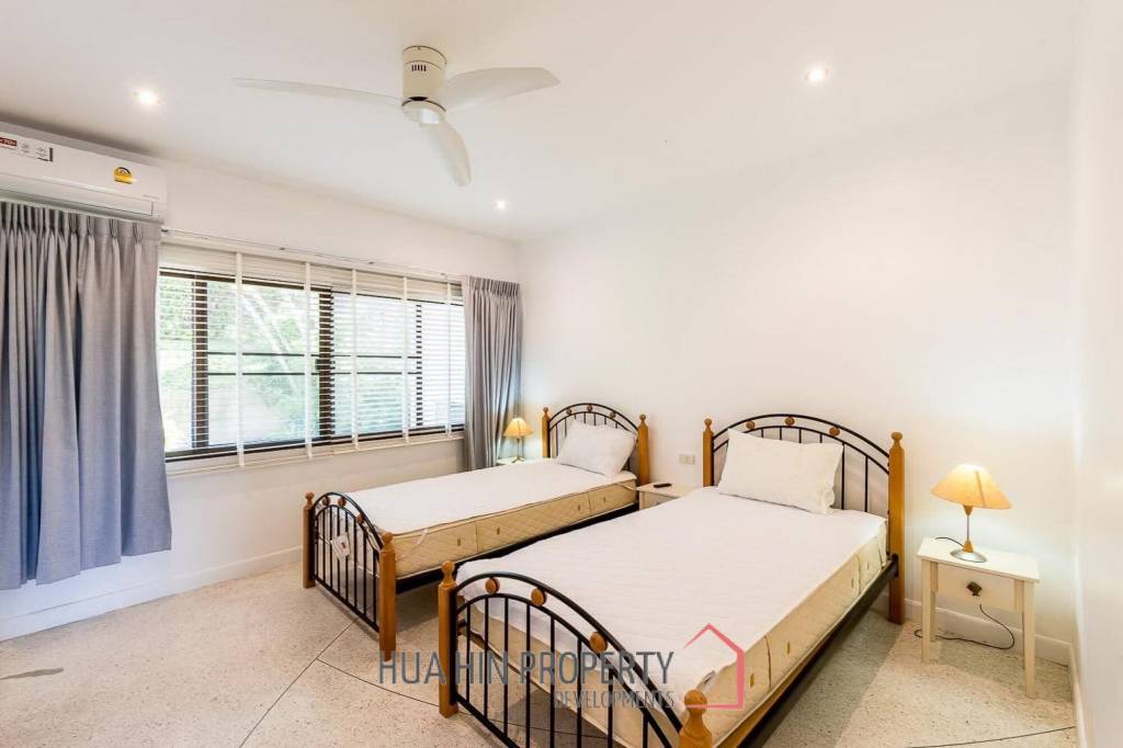 PALM HILL CONDO  : 3 bed ground floor unit