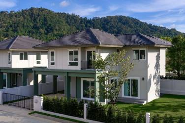 Newly Completed 4-Bed Saransiri Kohkaew Retreat (with Built-in)