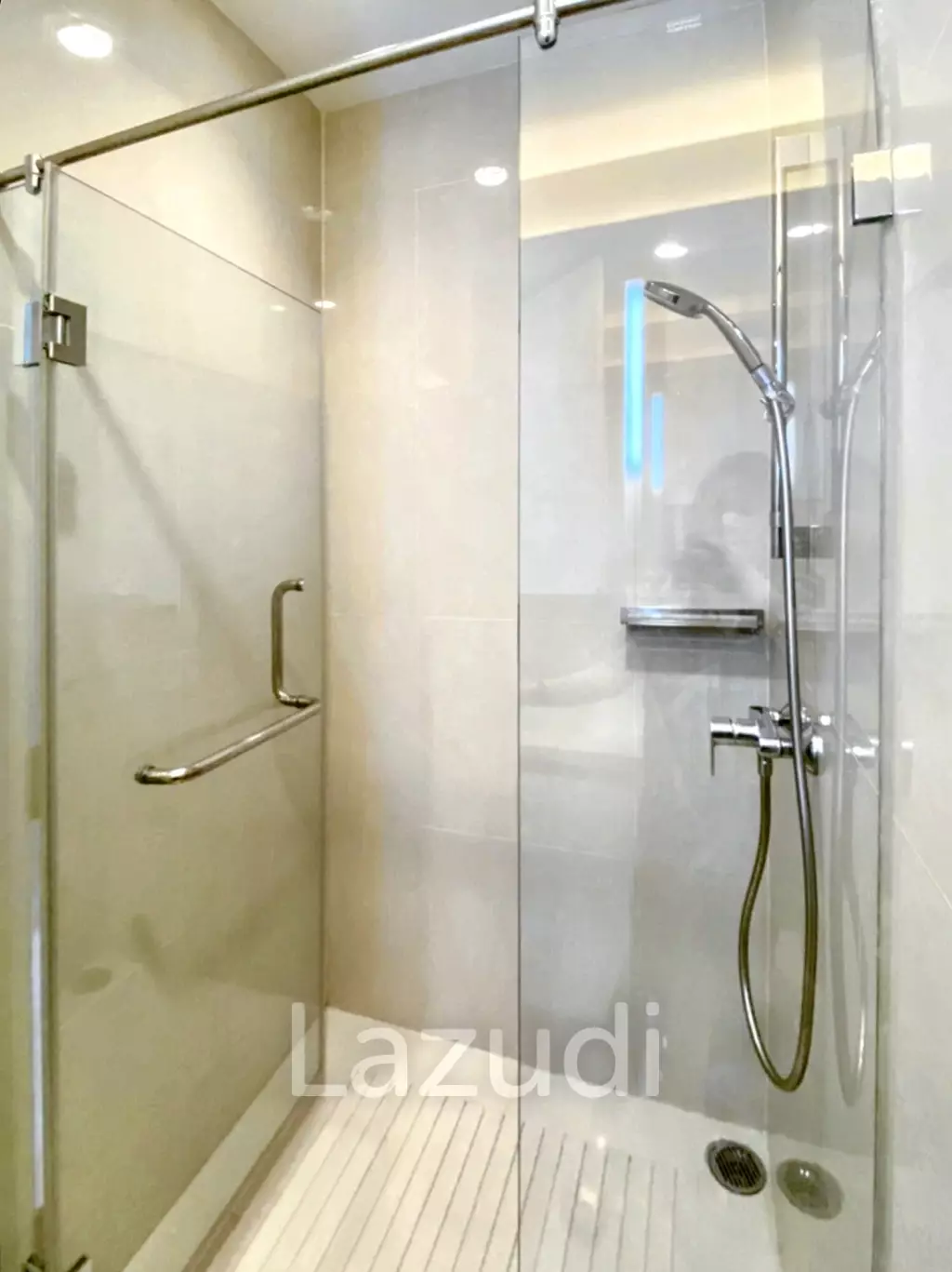 3 Bedrooms 4 Bathrooms 160 SQ.M Q Langsuan