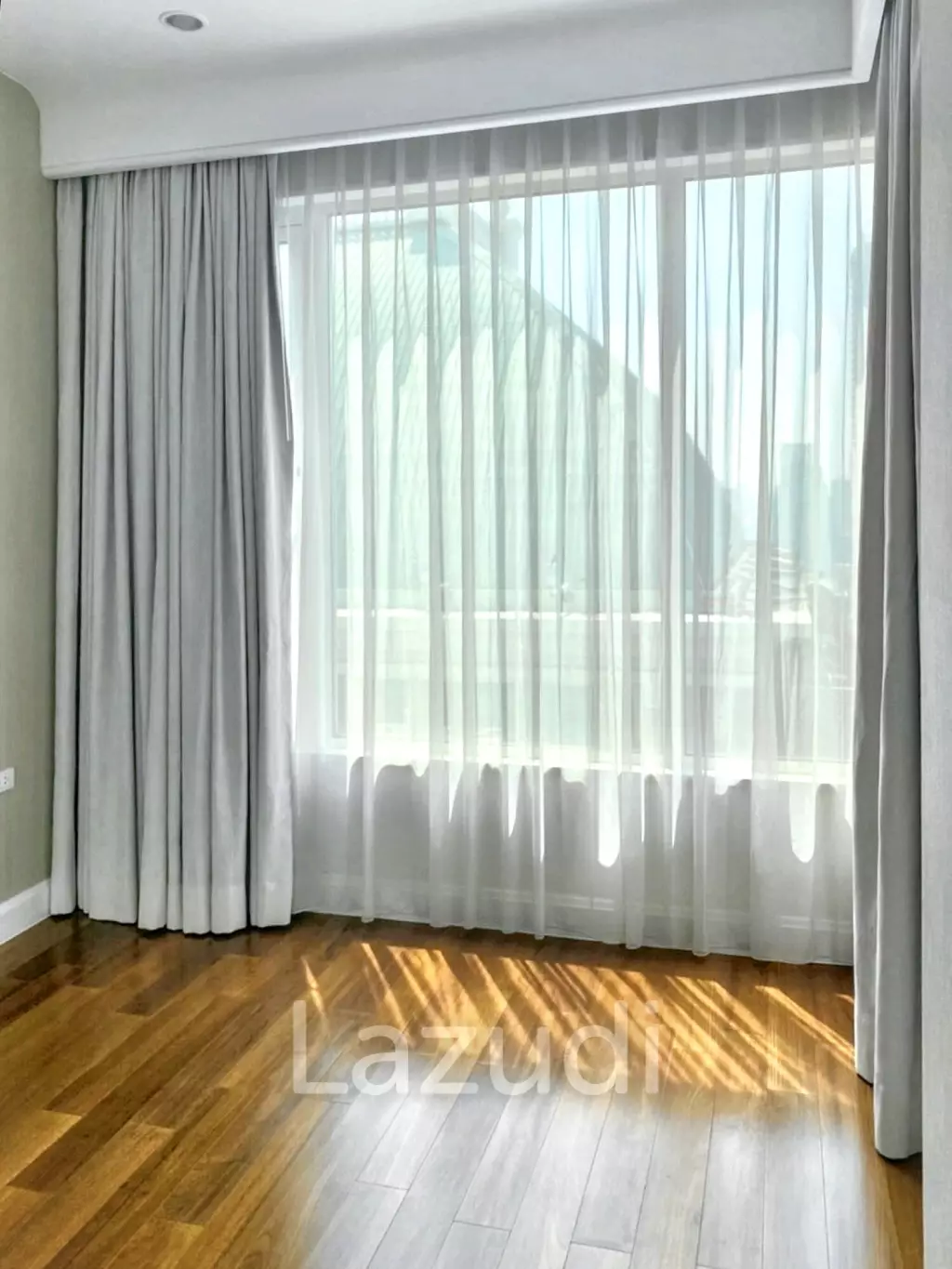 3 Bedrooms 4 Bathrooms 160 SQ.M Q Langsuan