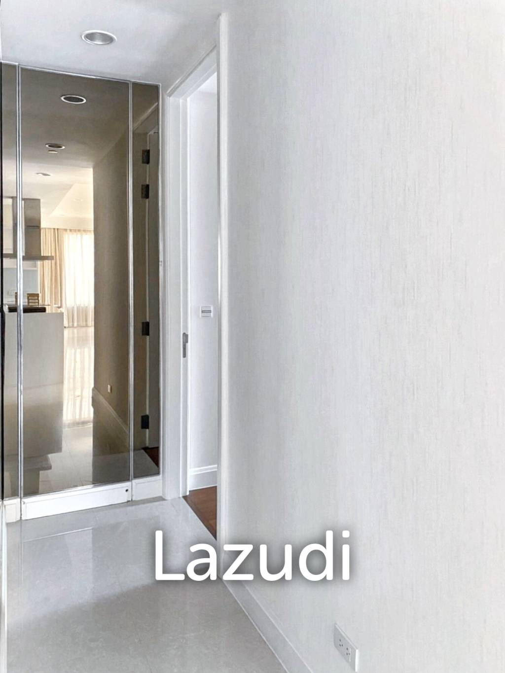 3 Bedrooms 4 Bathrooms 160 SQ.M Q Langsuan