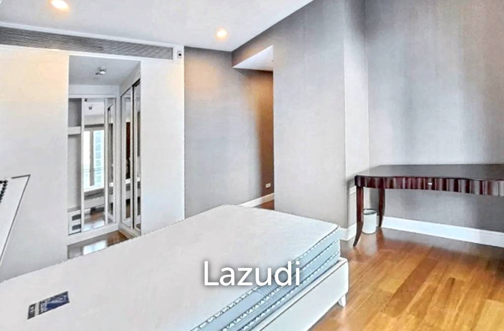 3 Bedrooms 4 Bathrooms 160 SQ.M Q Langsuan