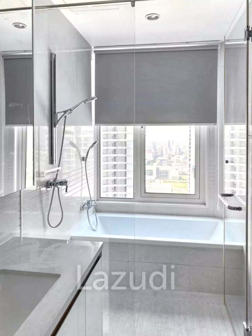 3 Bedrooms 4 Bathrooms 160 SQ.M Q Langsuan