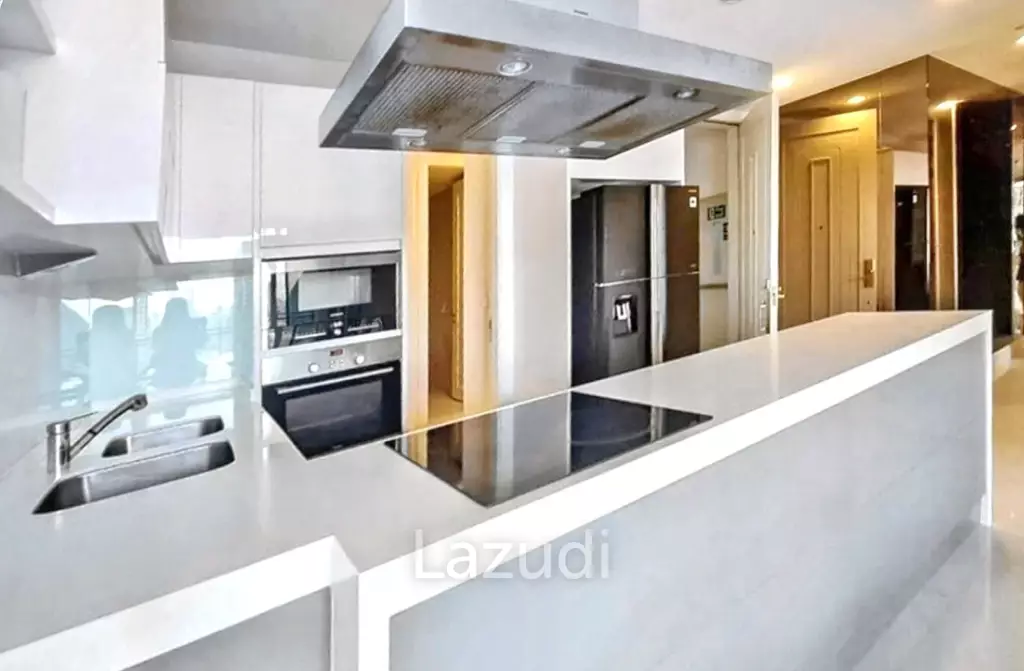 3 Bedrooms 4 Bathrooms 160 SQ.M Q Langsuan