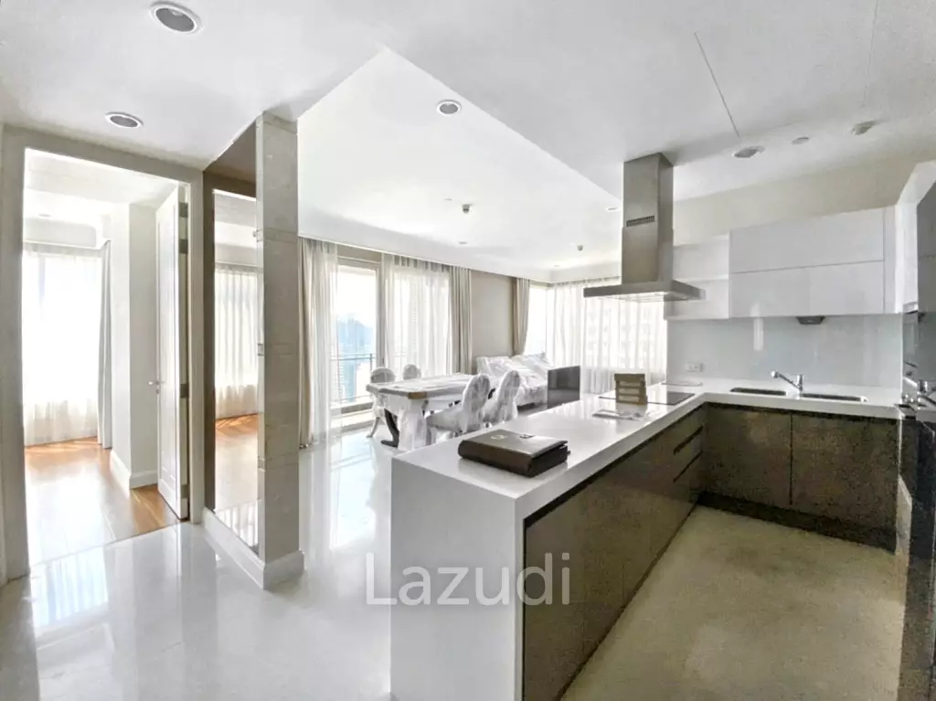 3 Bedrooms 4 Bathrooms 160 SQ.M Q Langsuan