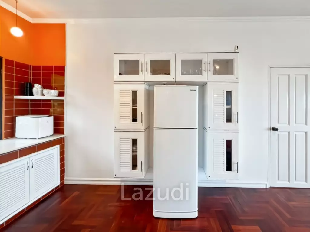 Spacious 2-Bedroom Condo with Golf Course and Sea View in Palm Hills Condominium