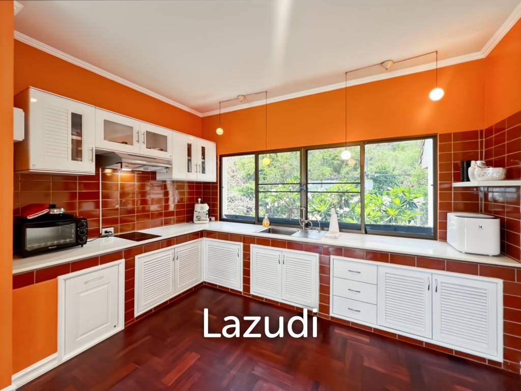 Spacious 2-Bedroom Condo with Golf Course and Sea View in Palm Hills Condominium