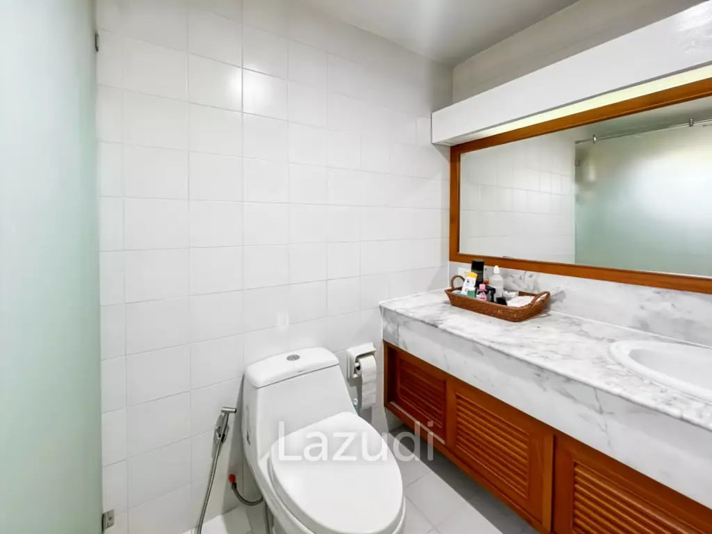 Spacious 2-Bedroom Condo with Golf Course and Sea View in Palm Hills Condominium