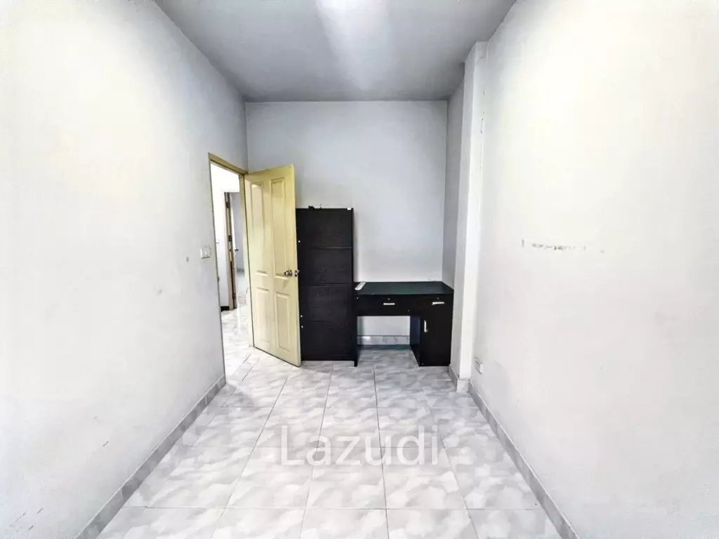 Affordable 3-Bedroom Townhouse in Ban Mai Nonthaburi