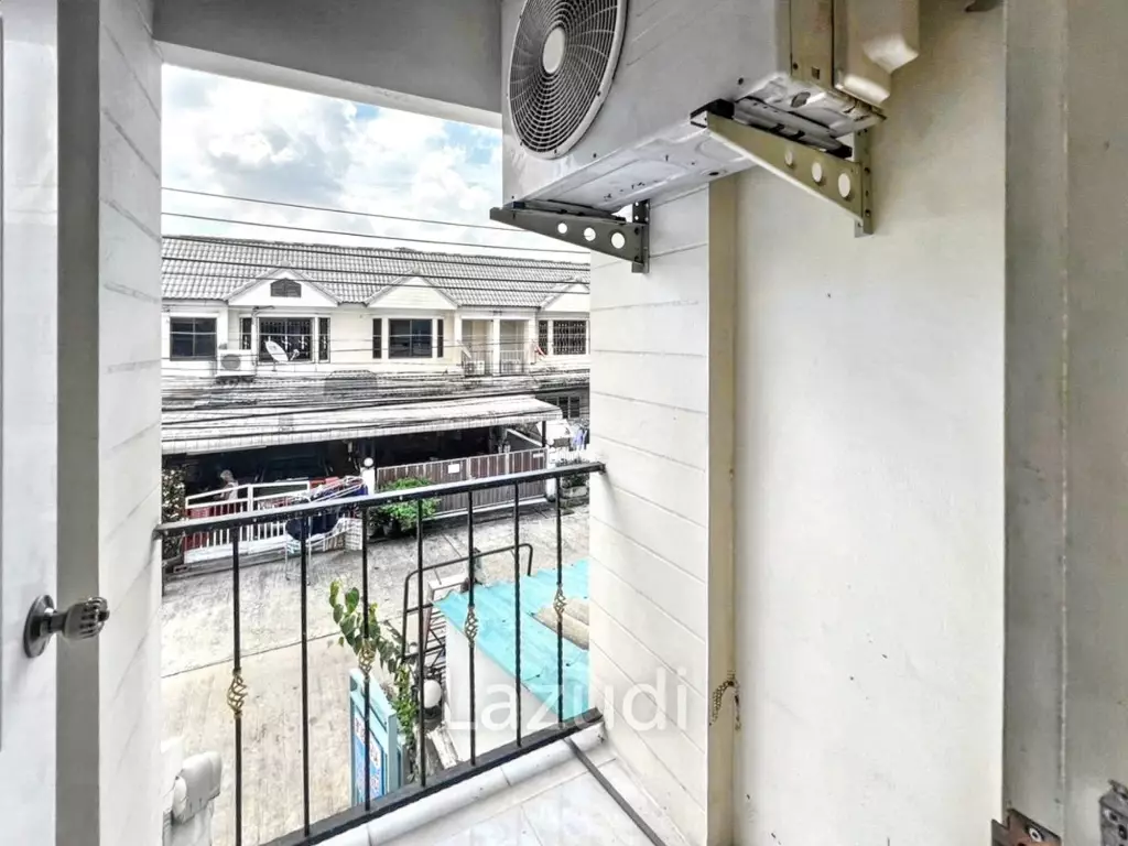 Affordable 3-Bedroom Townhouse in Ban Mai Nonthaburi