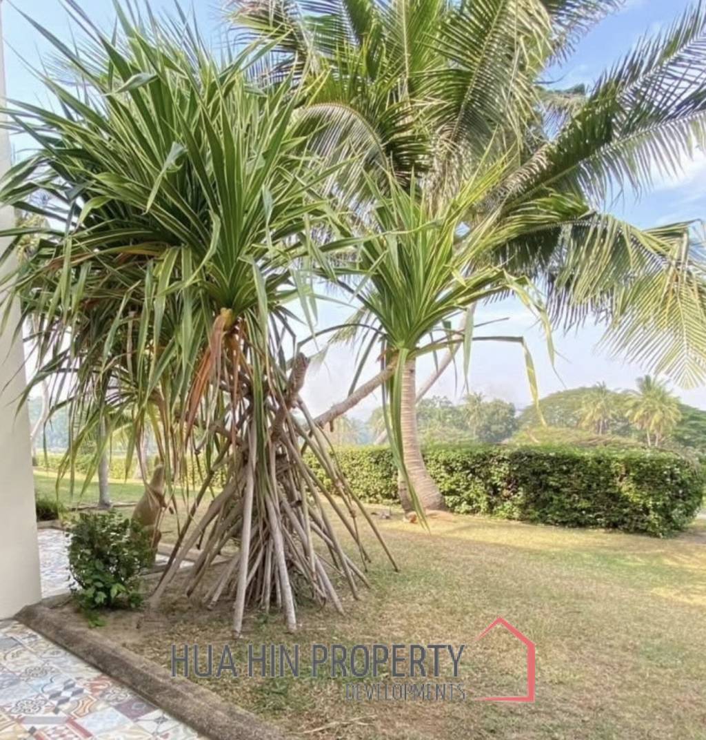 PALM HILL CONDO  : 3 bed utilities condo