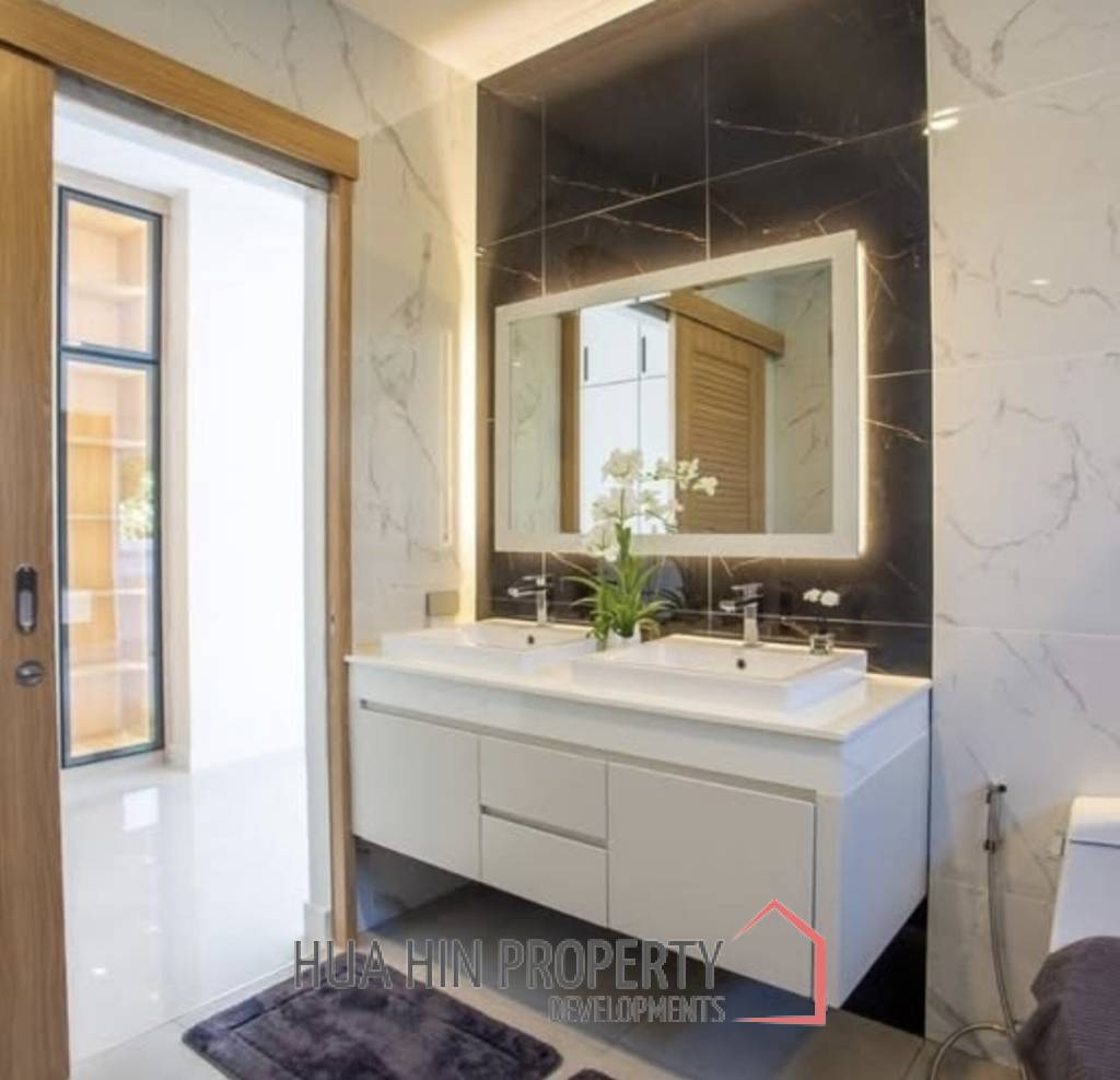 HUA HIN GRAND HILL : 3 bed new pool villa