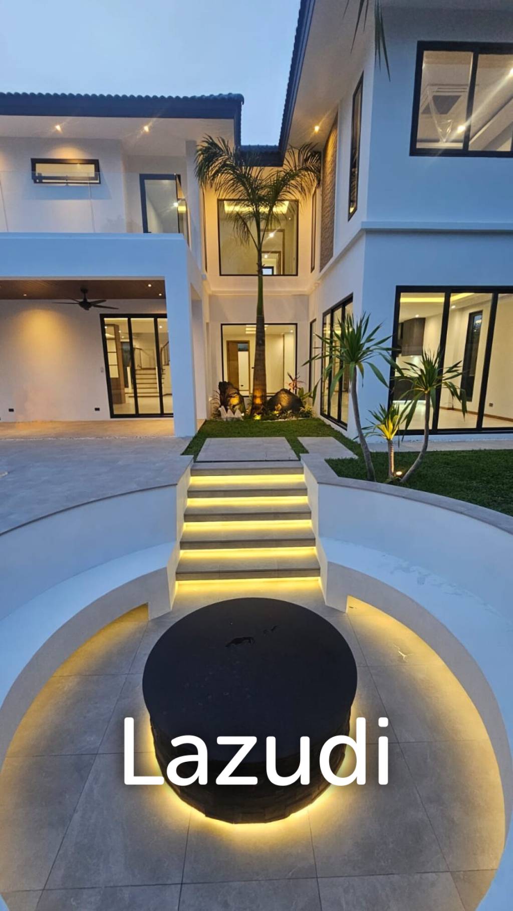 Luxury 4-Bedroom Villa in Chalong Mueang Phuket