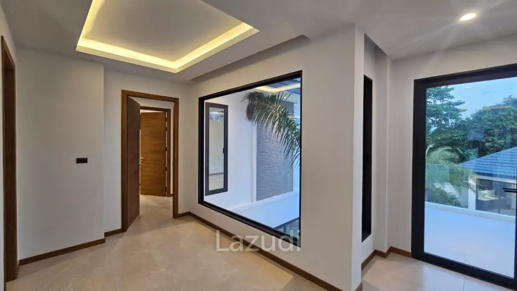 Luxury 4-Bedroom Villa in Chalong Mueang Phuket