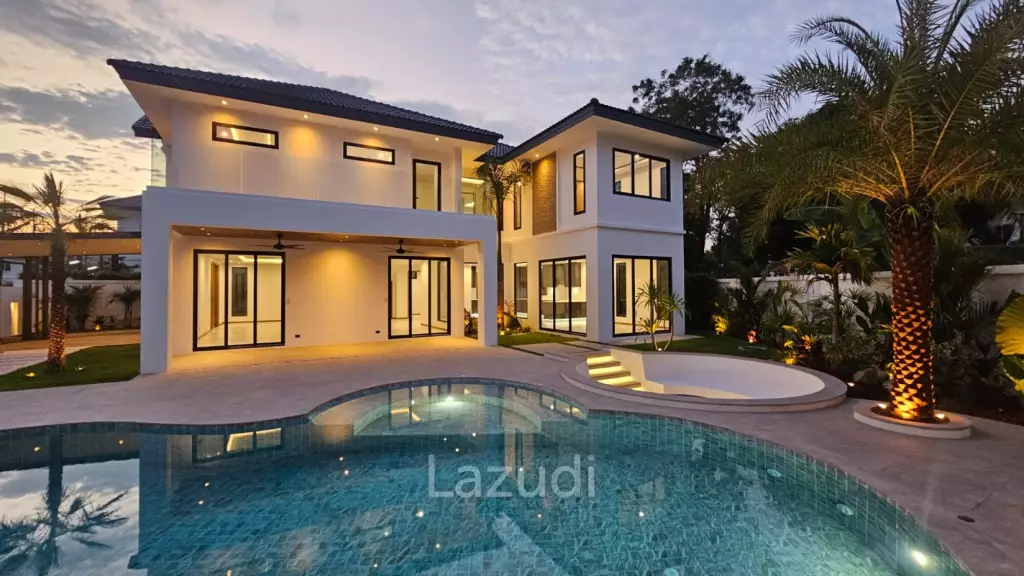 Luxury 4-Bedroom Villa in Chalong Mueang Phuket