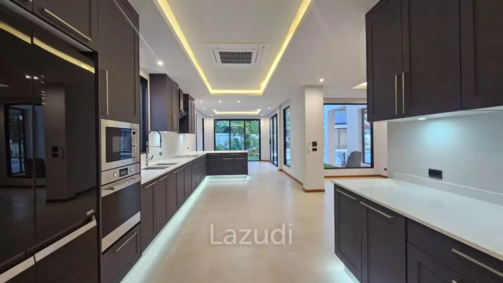 Luxury 4-Bedroom Villa in Chalong Mueang Phuket