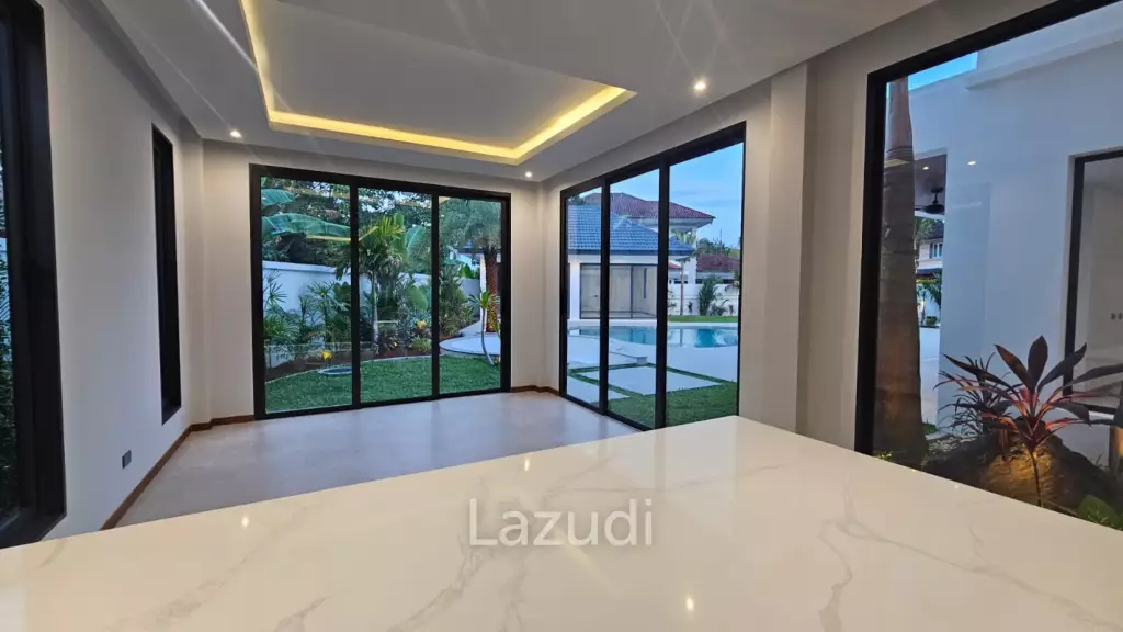 Luxury 4-Bedroom Villa in Chalong Mueang Phuket