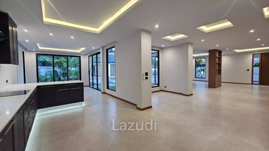Luxury 4-Bedroom Villa in Chalong Mueang Phuket