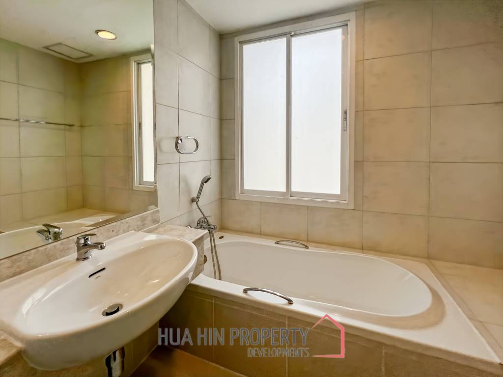 Exclusive 3-Bedroom Condo With Ocean View in Baan San Ploen For Sale/Rent