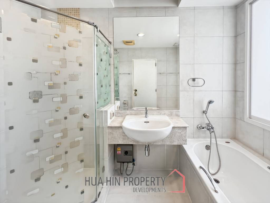 Exclusive 3-Bedroom Condo With Ocean View in Baan San Ploen For Sale/Rent
