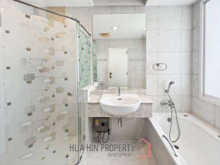 Exclusive 3-Bedroom Condo With Ocean View in Baan San Ploen For Sale/Rent