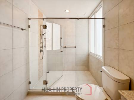 Exclusive 3-Bedroom Condo With Ocean View in Baan San Ploen For Sale/Rent