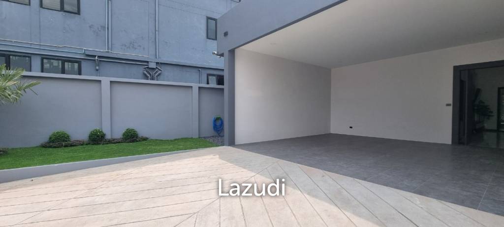 3 Beds 4 Baths 240 SQ.M. Pool Villa Near Mabprachan
