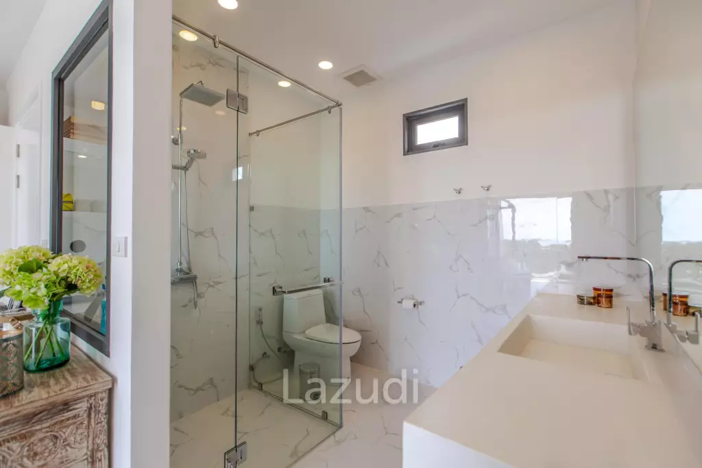 3-Bed Villa with Panoramic Ocean Views in Bo Phut