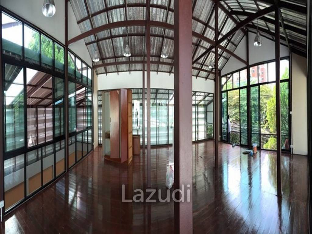 Modern 360 Sqm Warehouse with Office – Bangkok | For Rent or Sale