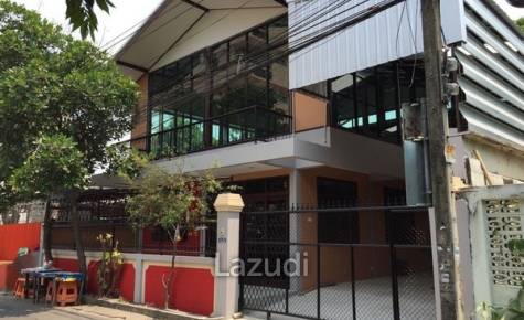 Modern 360 Sqm Warehouse with Office – Bangkok | For Rent or Sale