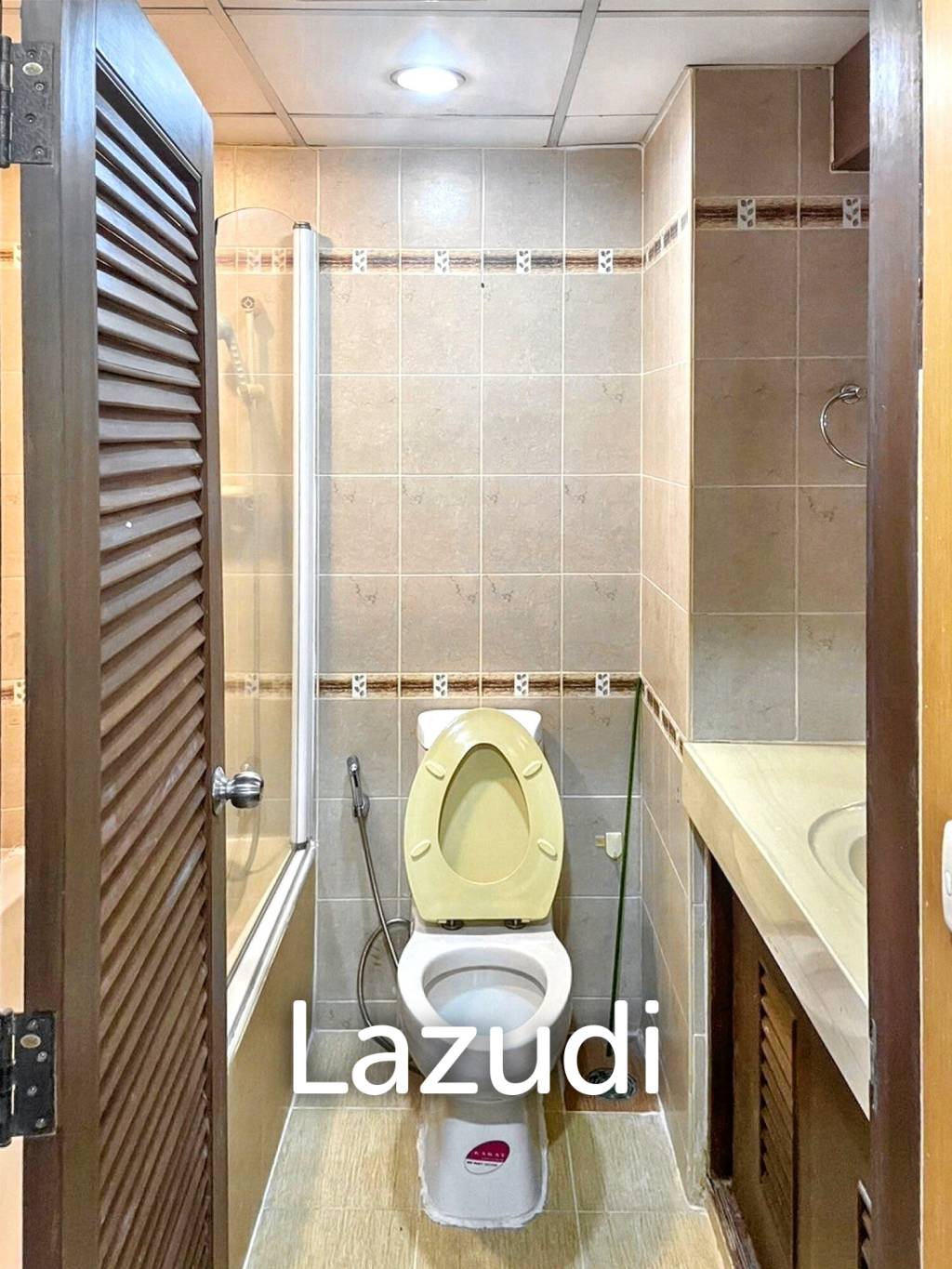 2 Bedrooms 2 Bathrooms 70 SQ.M at 49 Suite