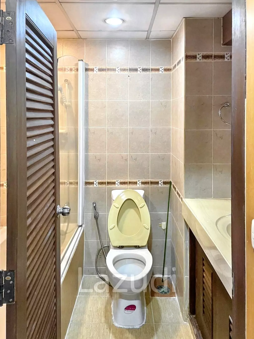 2 Bedrooms 2 Bathrooms 70 SQ.M at 49 Suite