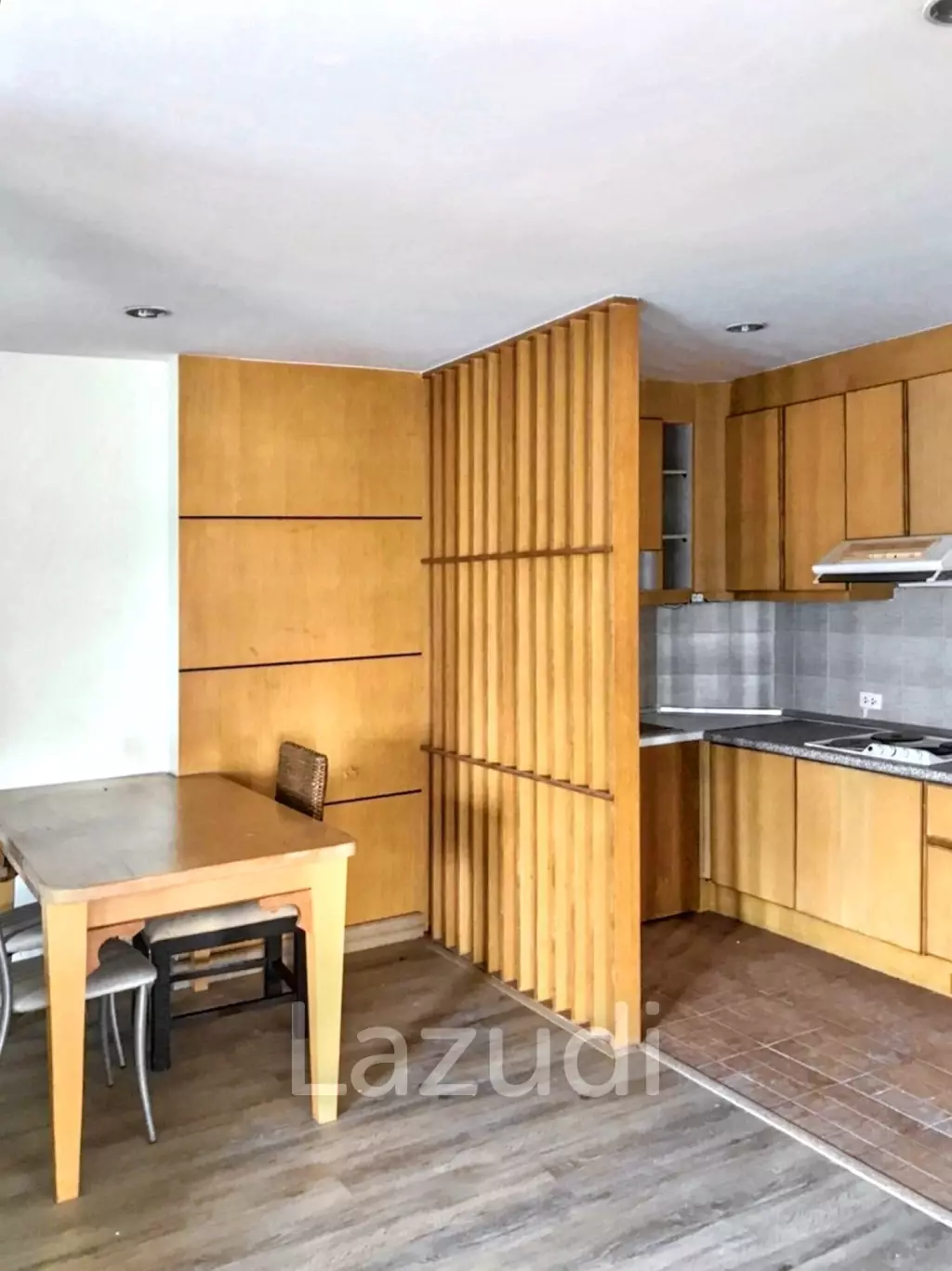 2 Bedrooms 2 Bathrooms 70 SQ.M at 49 Suite
