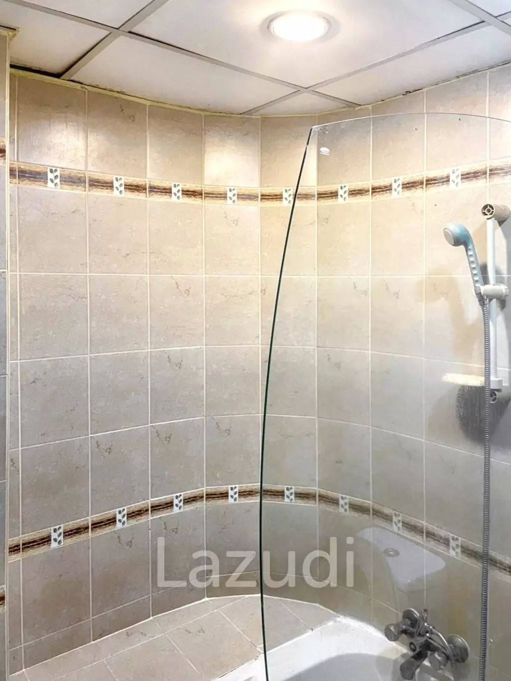 2 Bedrooms 2 Bathrooms 70 SQ.M at 49 Suite