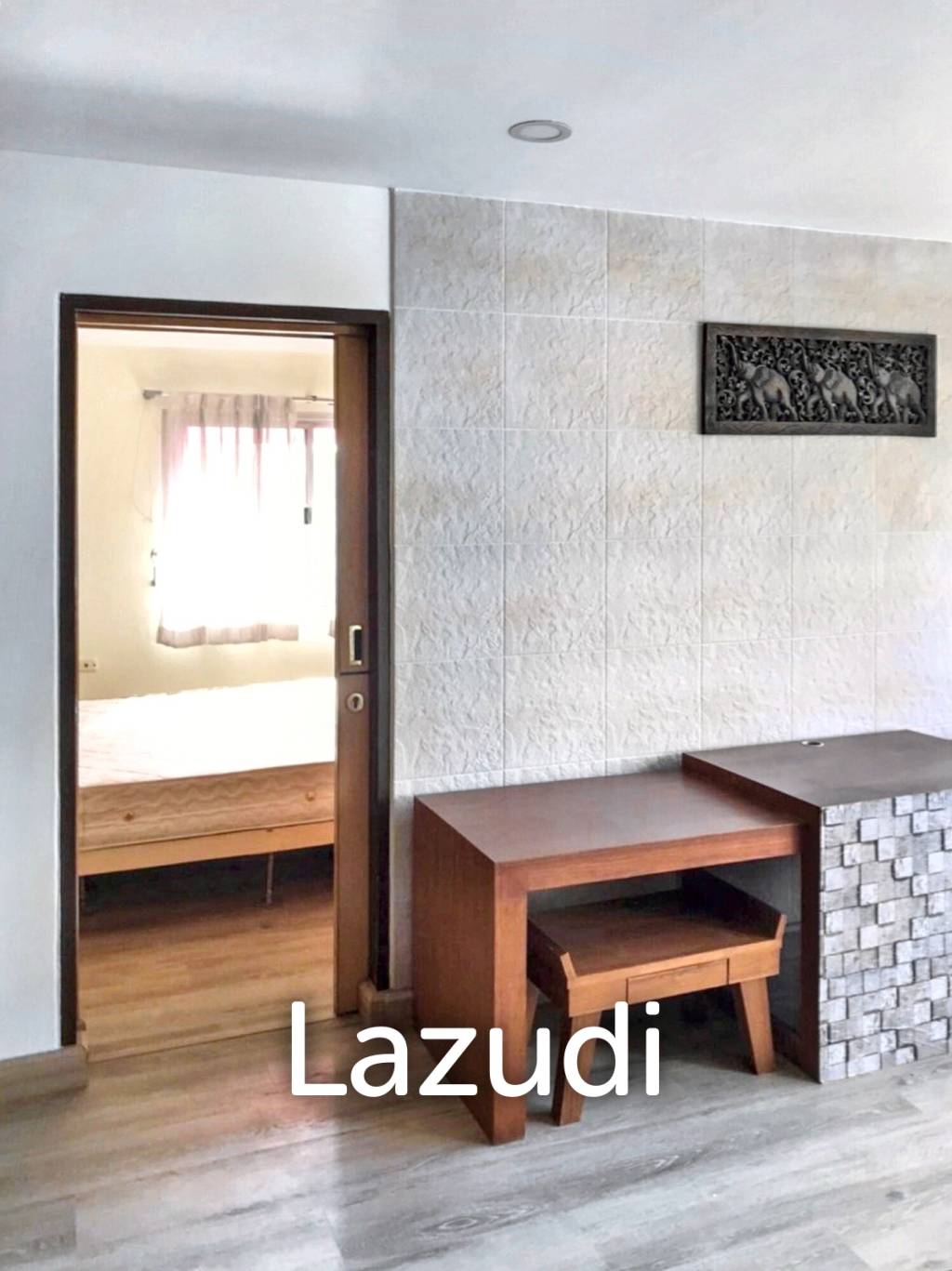 2 Bedrooms 2 Bathrooms 70 SQ.M at 49 Suite