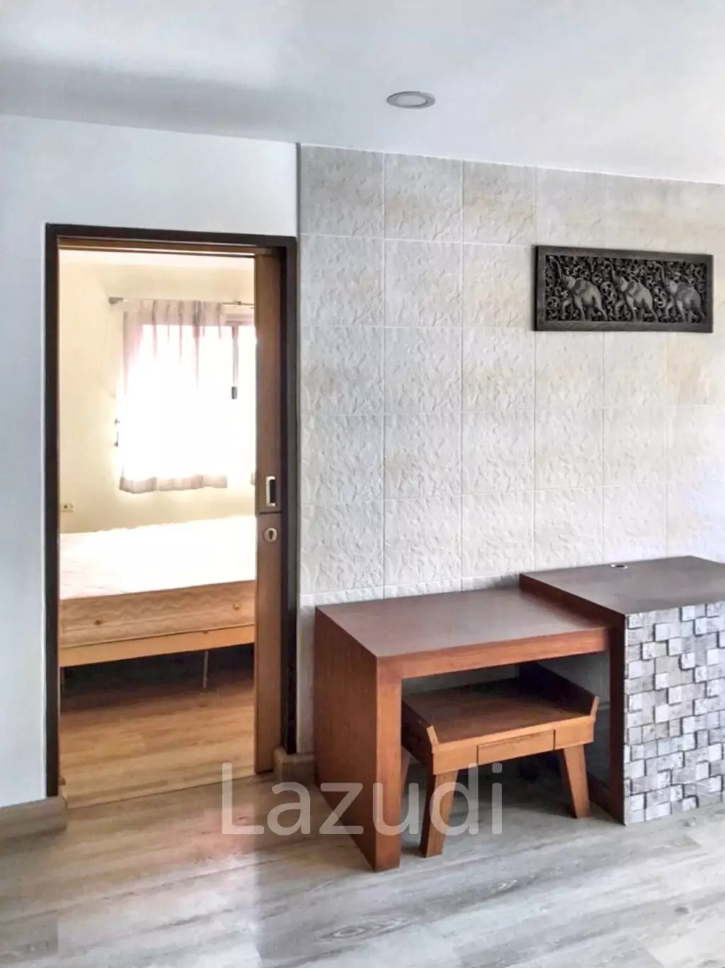 2 Bedrooms 2 Bathrooms 70 SQ.M at 49 Suite