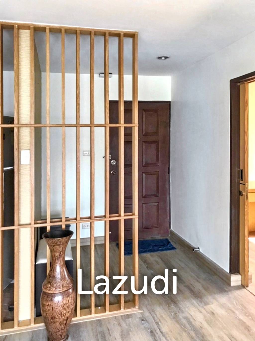 2 Bedrooms 2 Bathrooms 70 SQ.M at 49 Suite