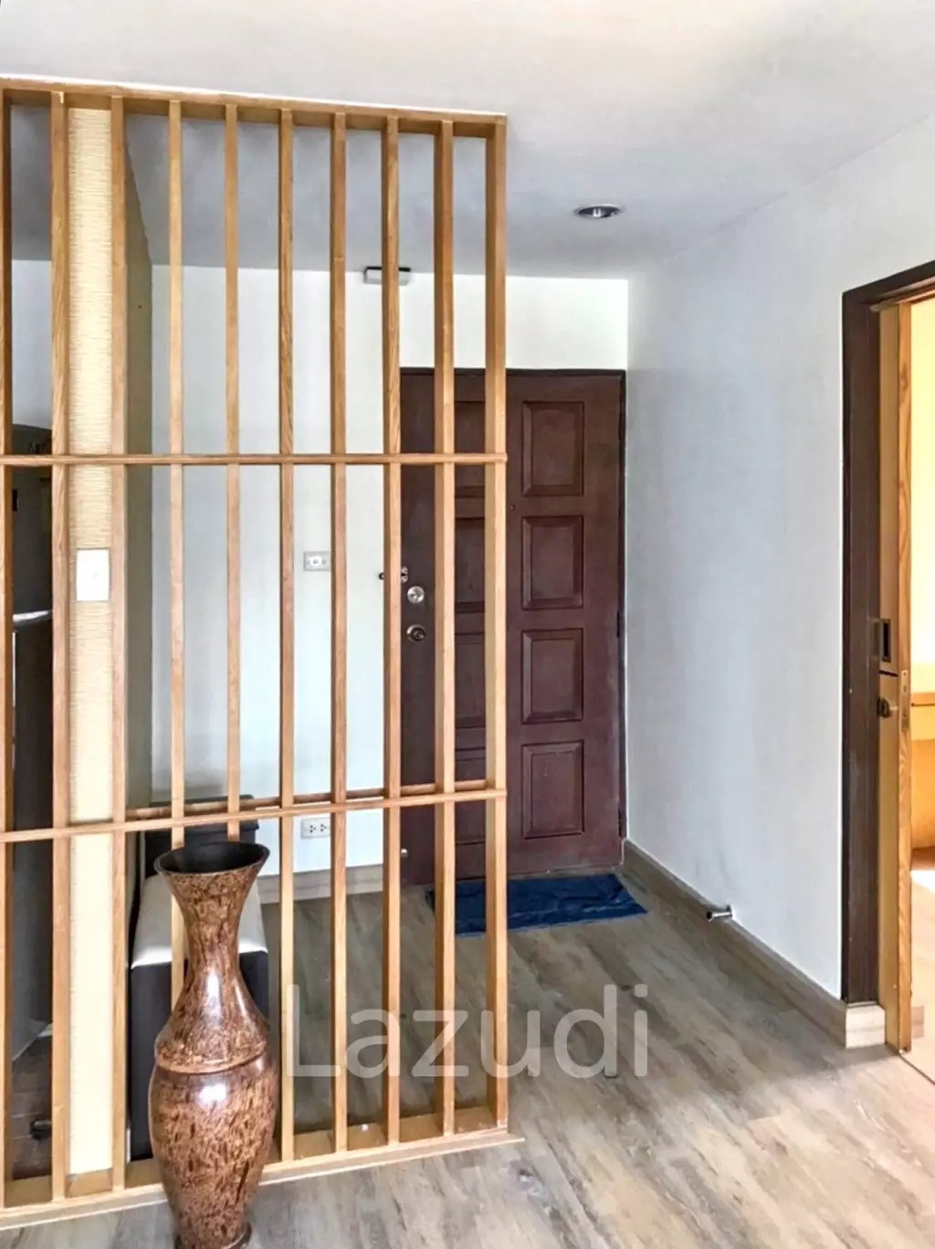 2 Bedrooms 2 Bathrooms 70 SQ.M at 49 Suite