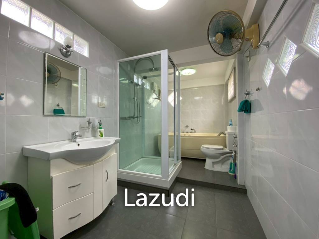 4 Beds 4 Baths 400 SQ.M. House in Baan Amphur