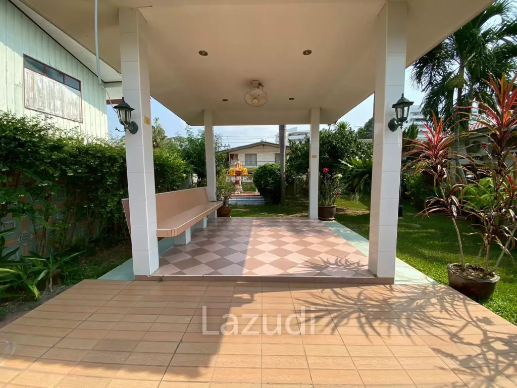 4 Beds 4 Baths 400 SQ.M. House in Baan Amphur