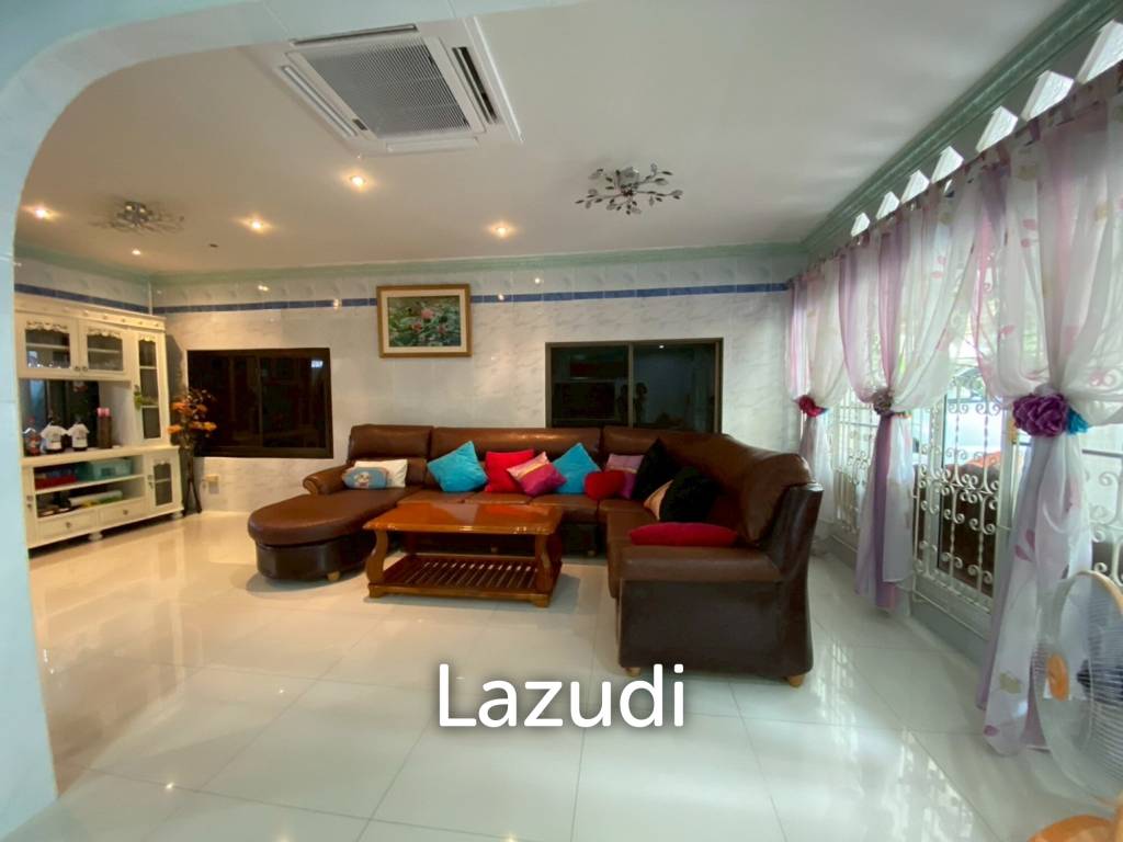 4 Beds 4 Baths 400 SQ.M. House in Baan Amphur