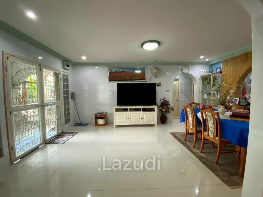 4 Beds 4 Baths 400 SQ.M. House in Baan Amphur