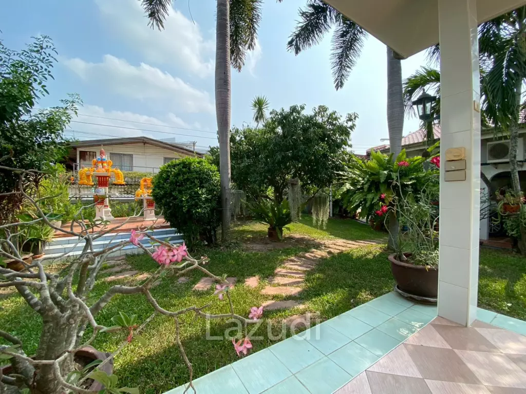 4 Beds 4 Baths 400 SQ.M. House in Baan Amphur