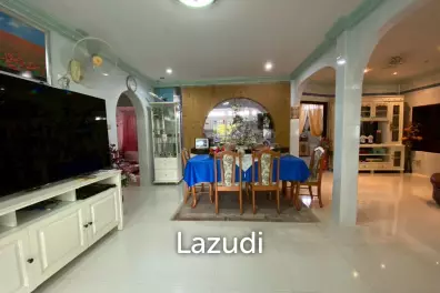 4 Beds 4 Baths 400 SQ.M. House in Baan Amphur