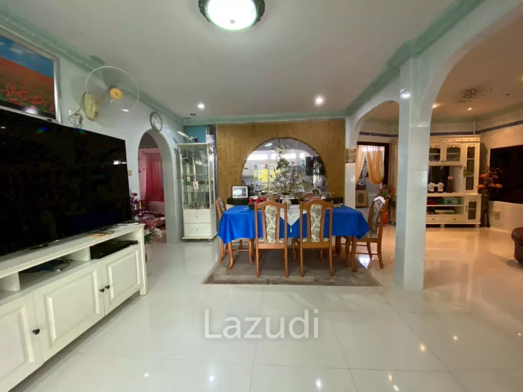 4 Beds 4 Baths 400 SQ.M. House in Baan Amphur