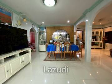 4 Beds 4 Baths 400 SQ.M. House in Baan Amphur